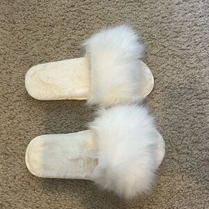 White Faux Fur Slide Sandals – Cozy Lounge Slippers